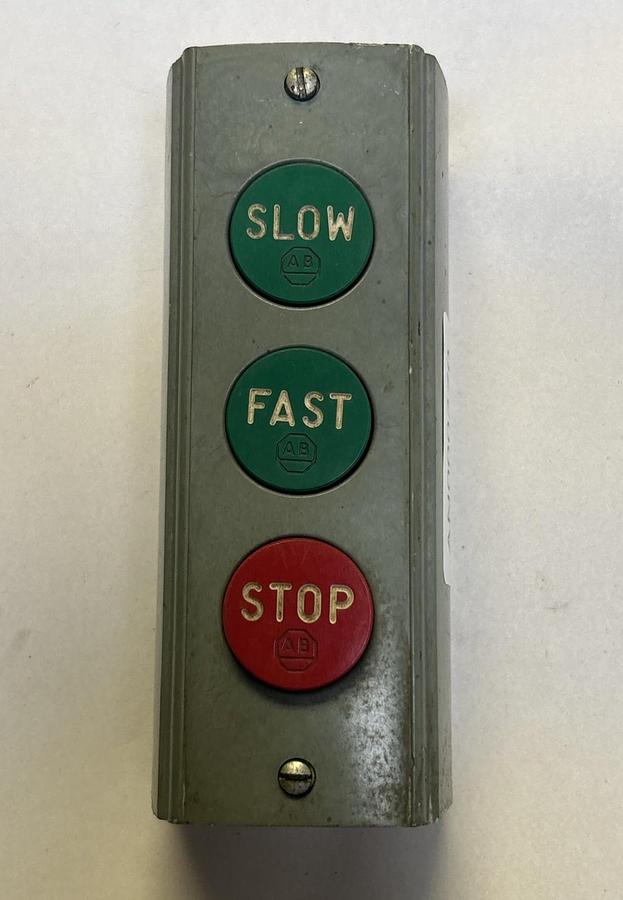 Used ALLEN BRADLEY,3SF1,PUSH BUTTON SLOW / FAST / STOP