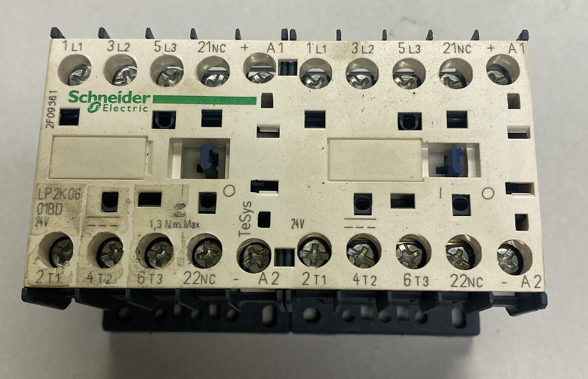 Used SCHNEIDER ELECTRIC,LP2K0601BD,CONTACTOR 24VDC