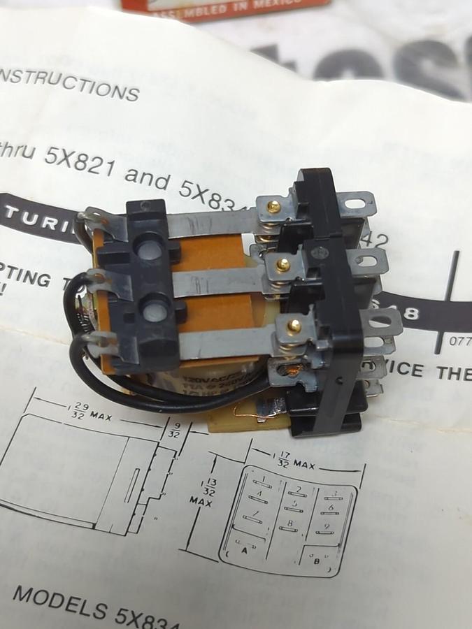 DAYTON,5X821 3PDT,GENERAL PURPOSE RELAY 120V 60HZ NOS