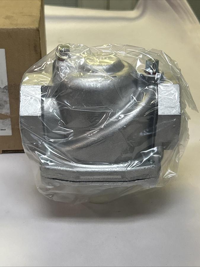 HONEYWELL,V5055A1343,INDUSTRIAL GAS VALVE 3/4INCH NPT NOS