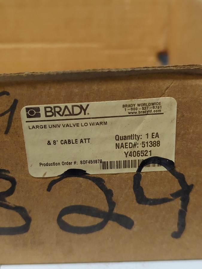 BRADY,51388,LARGE UNIVERSAL VALVE LOCK-OUT WITH 8 FT CABLE ATTACHMENT