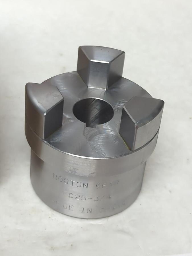 BOSTON,08270,STEEL COUPLING HALF BORE FC25 3/4 INCH NOS