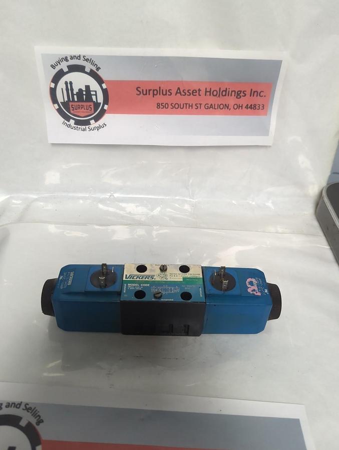 Used VICKERS,KDG4V-3S-2C15N-M-U-H5-60,PROPORTIONAL VALVE 02-134570 COILS PRE-OWNED