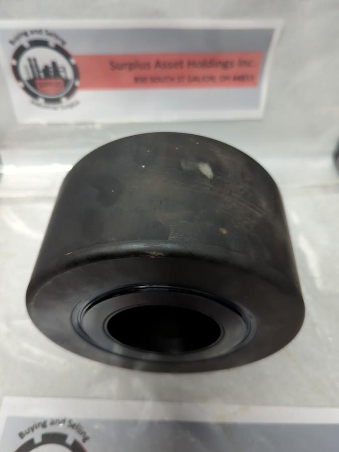 Used RBC,RBY 7,CAM YOKE ROLLER 7 INCH DIA. 2.75 INCH BORE PRE-OWNED