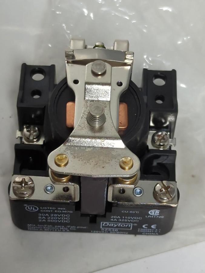 DAYTON,5Z536,RELAY 120VAC 50/60HZ 30A WITH BLOWOUT MAGNET NOS