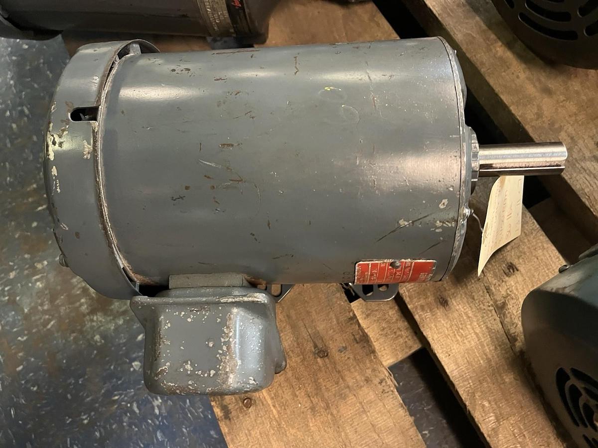 Used GENERAL ELECTRIC,5K47SG8007,MOTOR 2HP 3450RPM 3PH 145T