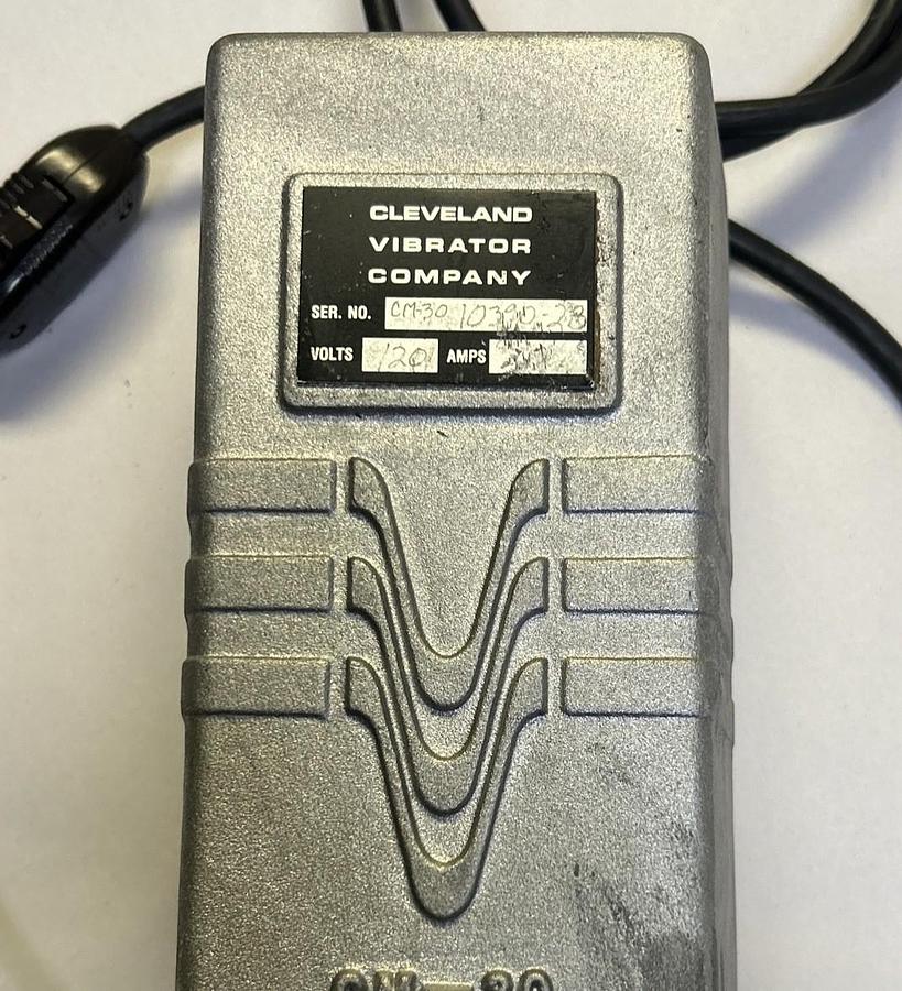 Used CLEVELAND VIBRATOR COMPANY,CM-30,VIBRATOT 120V