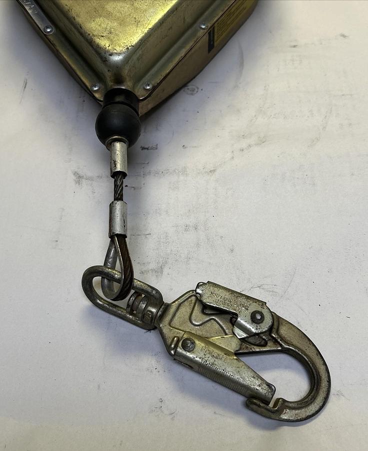 Used DYNA-LOCK,506208,SELF RETRACING GALVANIZED CABLE 95FT 400LB WILL LIFE