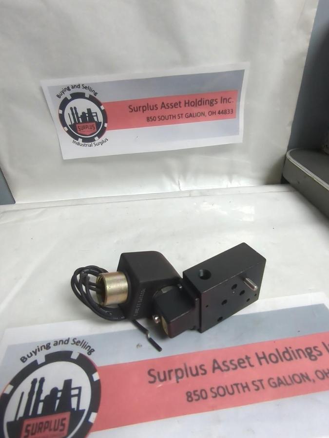 Used HONEYWELL,086300,SOLENOID VALVE WITH 7C11P313SHF3 PRE-OWNED