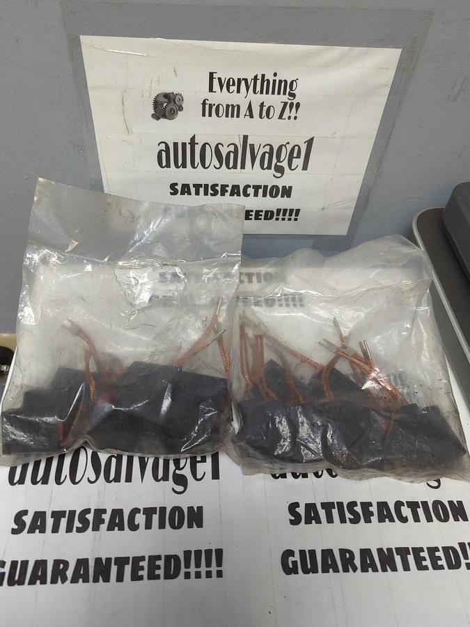 HELWIG CARBON,11-621217-560-02,CARBON MOTOR BRUSHES LOT OF 18 NOS