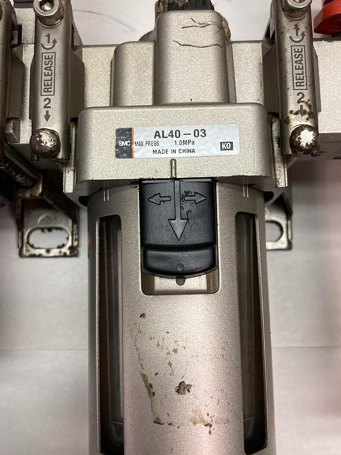 Used SMC,AF40-03D,Pneumatic Filter Assembly w/AR40-03G amd AL40-03