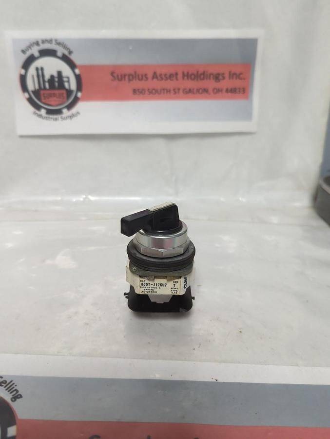 Used ALLEN BRADLEY,800T-J17KU7,SELECTOR SWITCH OPERATOR ONLY SERIES T PRE-OWNED
