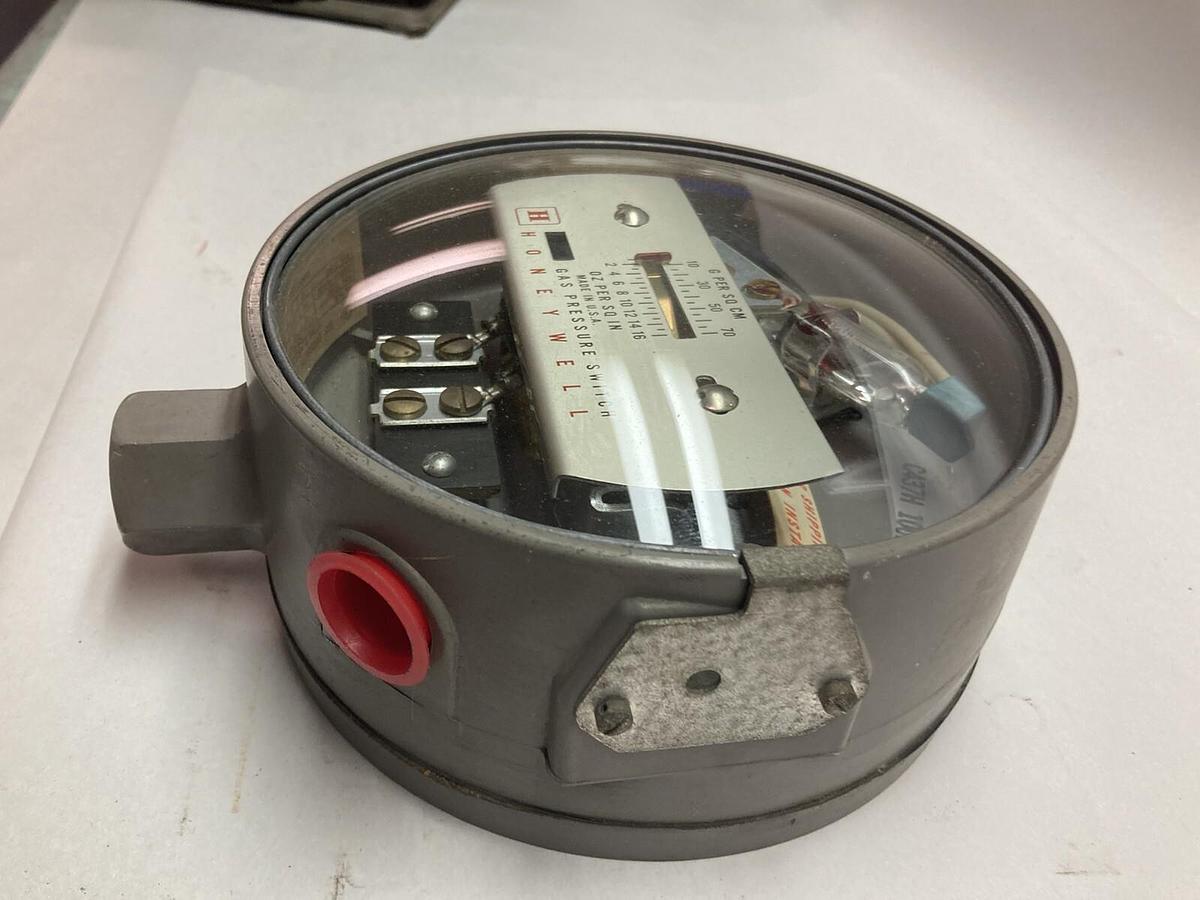 Honeywell,Type C437,Gas Pressure Switch