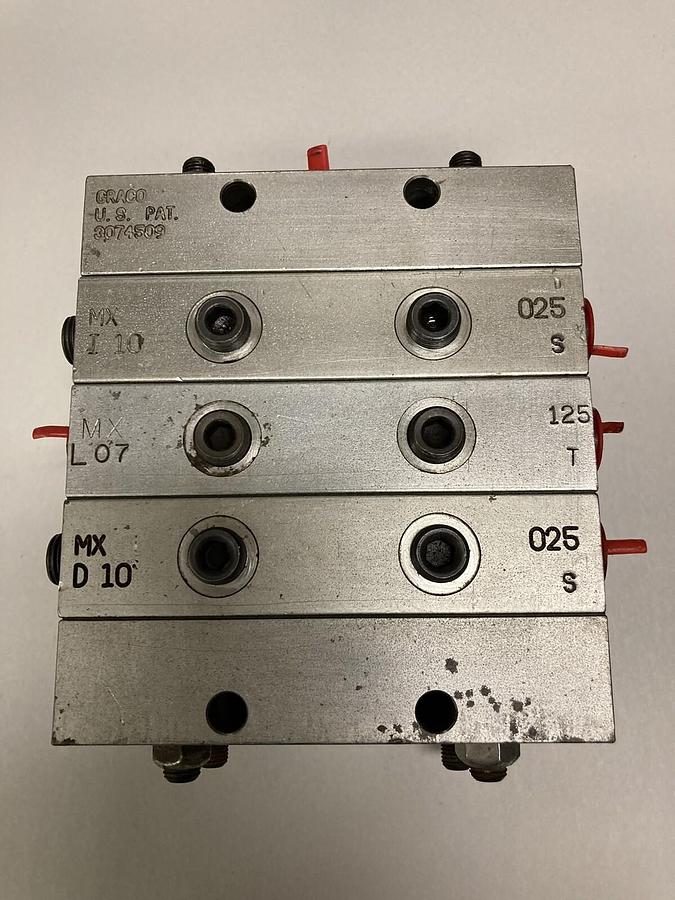 Used Graco,MXI10-025S MXL07-125T MXD10-025S, Divider Valve 3074509