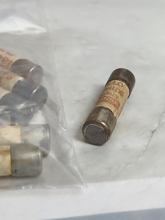 Used FERRAZ SHAWMUT,OTM6,ONE-TIME 6 AMP FUSE LOT OF 10 PRE-OWNED