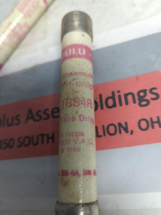 Used GOULD SHAWMUT,TRS4R,TRI-ONIC 4 AMP FUSE LOT OF 2 PRE-OWNED