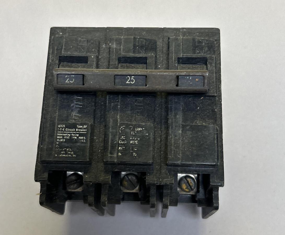 Used ITE,QP325,CIRCUIT BREAKER 25A 120/240V 3P