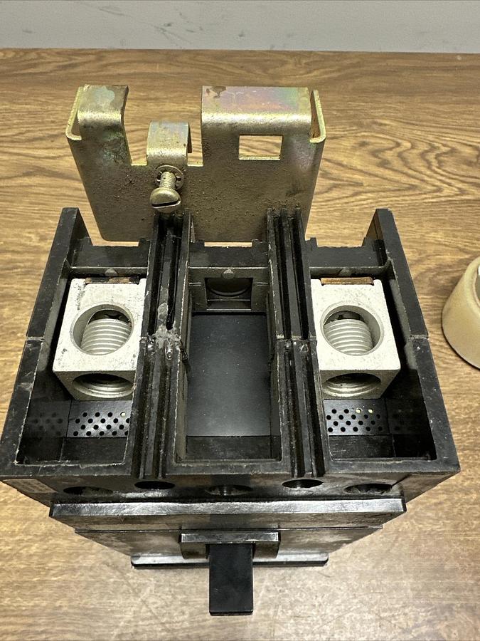 Square D,KA26200AC,2 Pole 200Amp 600VAC I Line Circuit Breaker