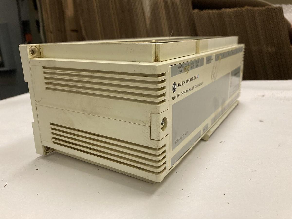 Used Allen Bradley,SLC 100 1745-E105,Ser C Relay Output Expansion Unit