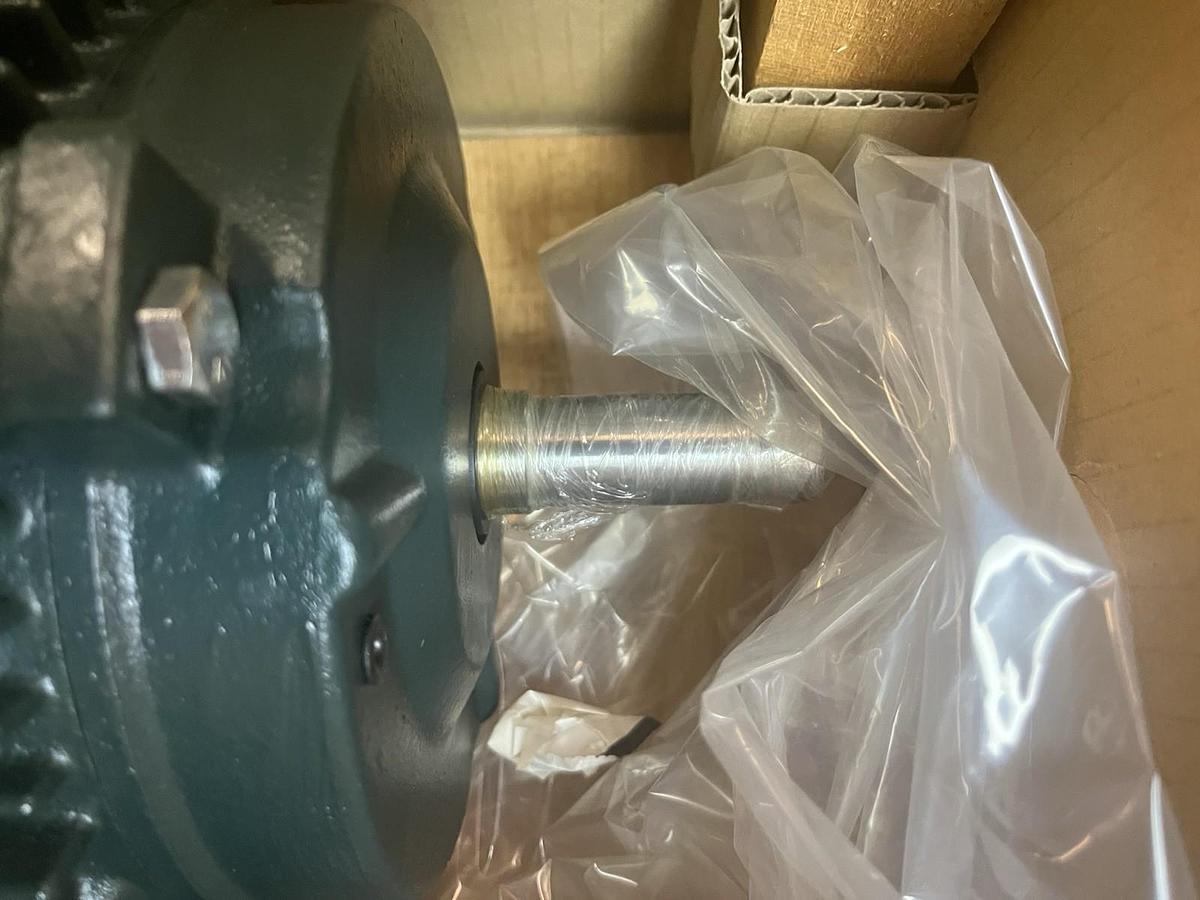 TOSHIBA,Y154SDSR41A-P,EQP GLOBAL SD MOTOR 1.5HP 1750RPM 3PH 145T