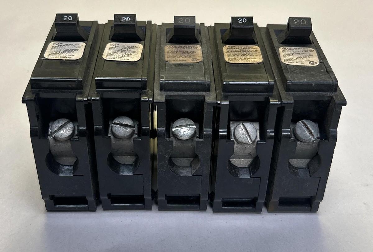 Used CROUSE HINDS,MP120,CIRCUIT BREAKER 20A 120/240V 1P LOT OF 5