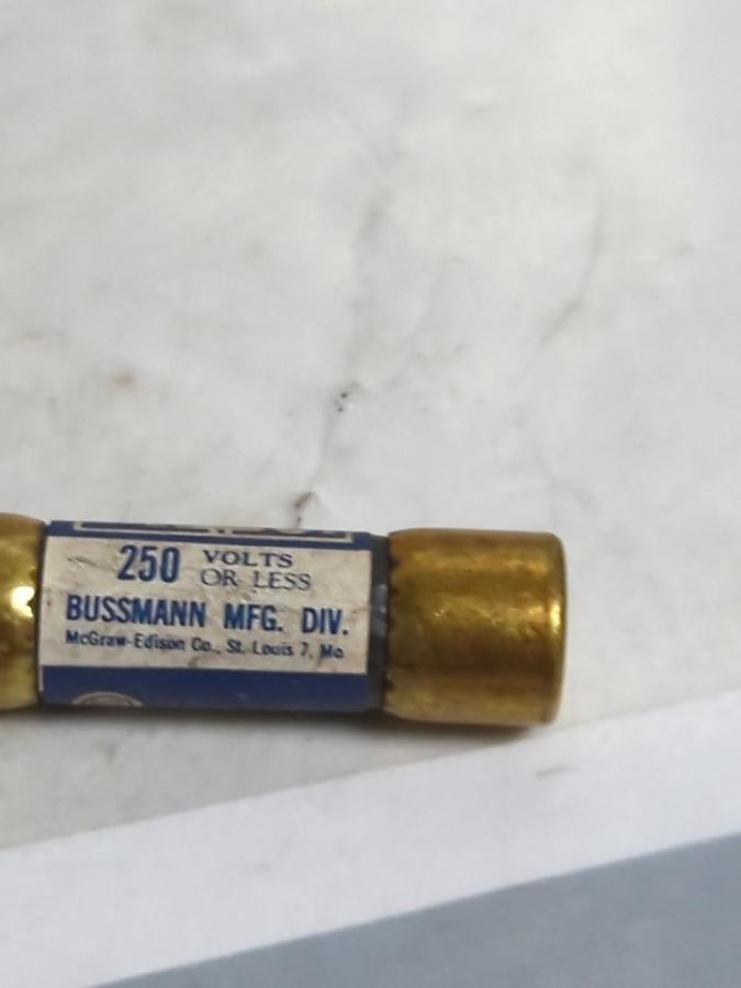 Used COOPER BUSSMANN,NON6,ONE-TIME 6 AMP FUSE LOT OF 6 PRE-OWNED