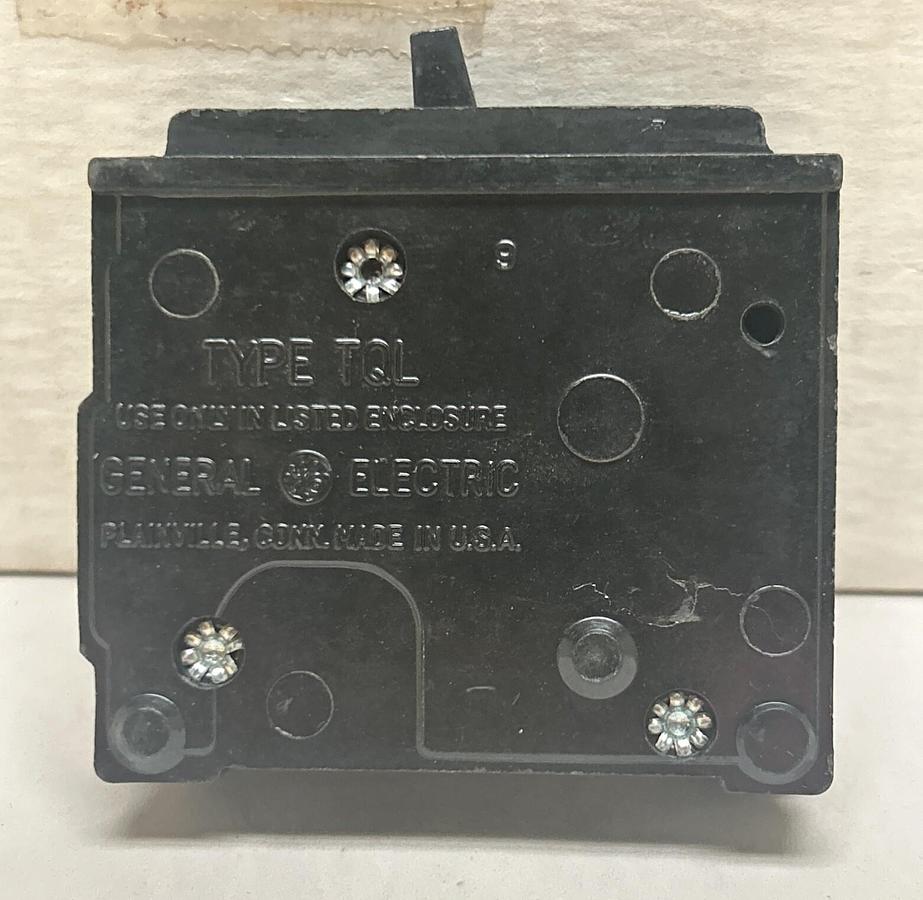 Used GENERAL ELECTRIC,TQL120,CIRCUIT BREAKER 20A 120/240V 1P LOT OF 10