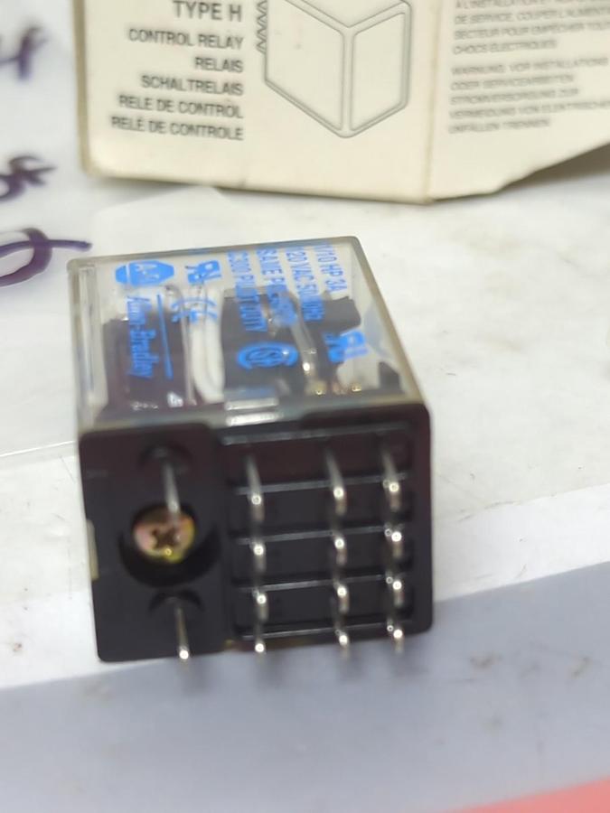 ALLEN-BRADLEY,700-HC14Z24-4,SERIES B CONTROL RELAY 3A 4PDT 24V DC LOT OF 2 NOS