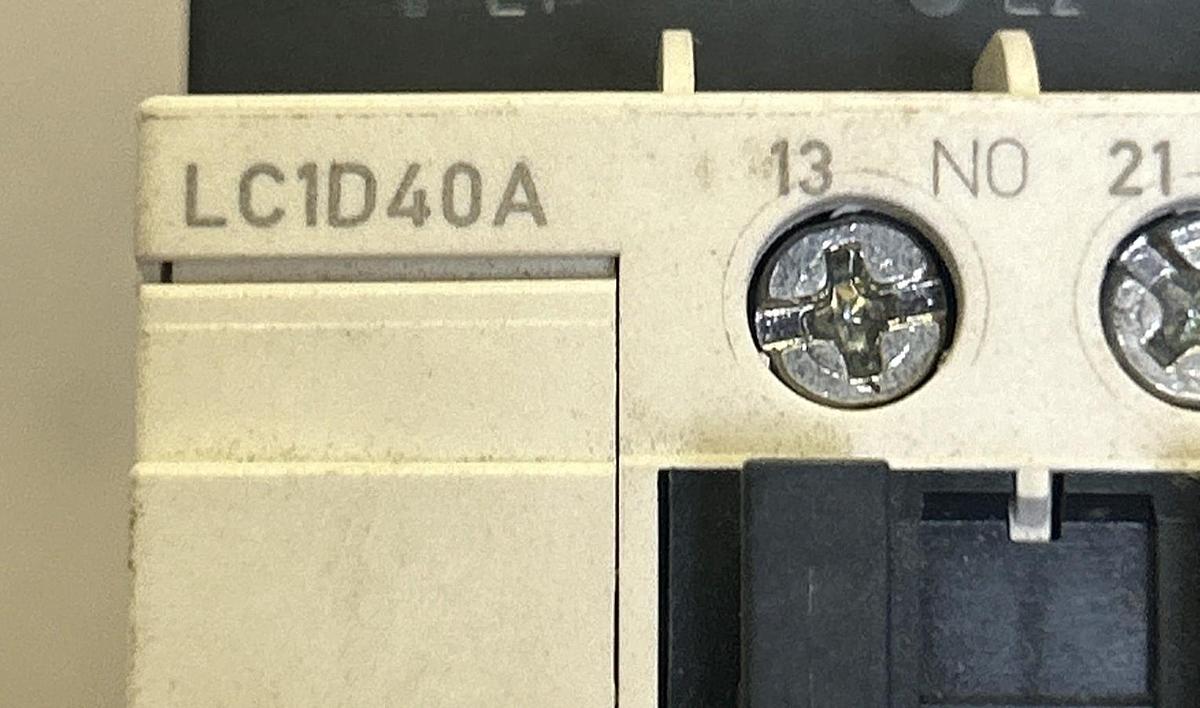 Used SCHNEIDER ELECTRIC,LC1D40A,CONTACTOR