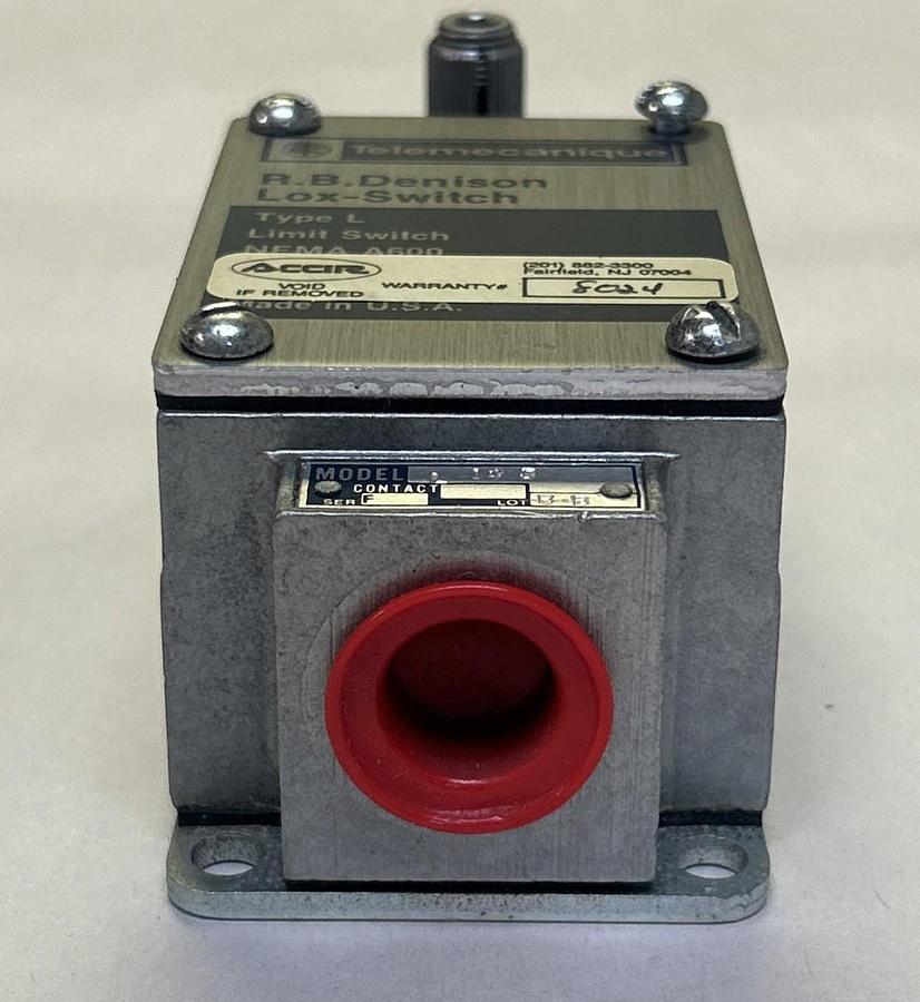 Used TELEMECANIQUE,L143,LIMIT SWITCH