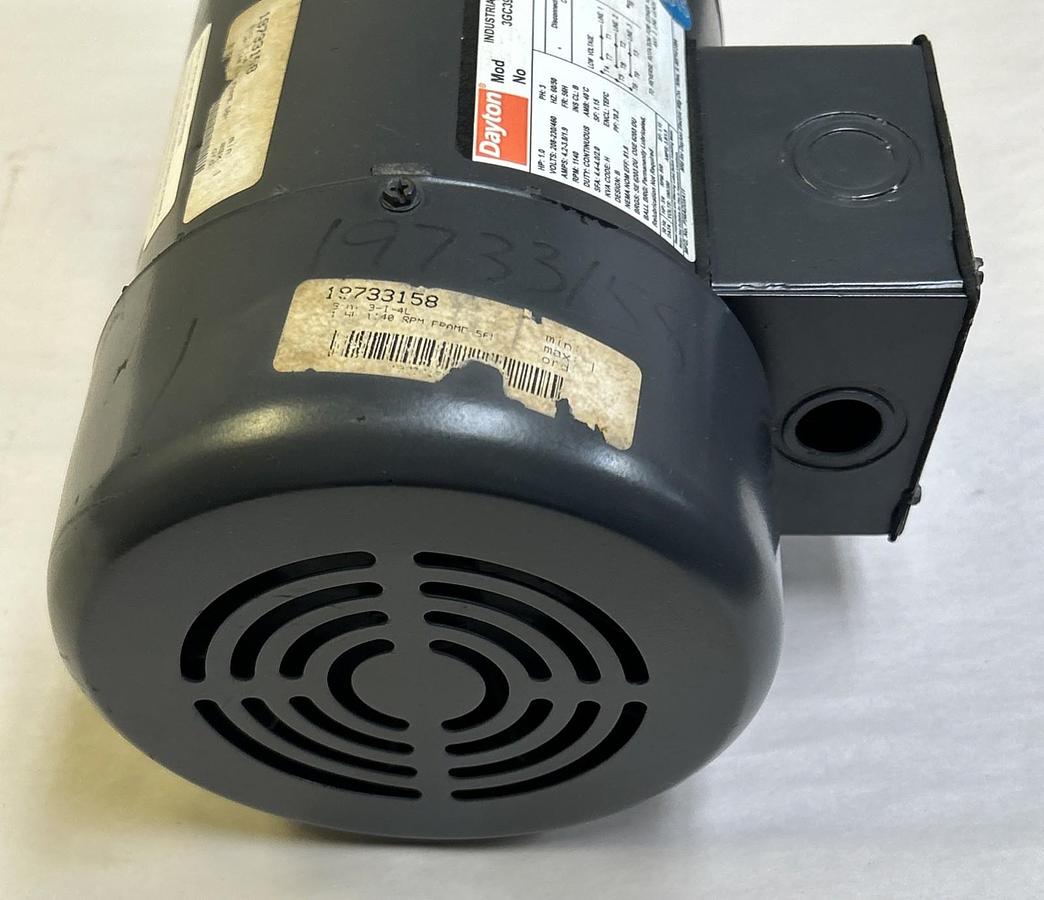 Used DAYTON,3GC39BD,INDUSTRIAL MOTOR 1HP 1140RPM 208-230/460V 3PH 56H FRAME