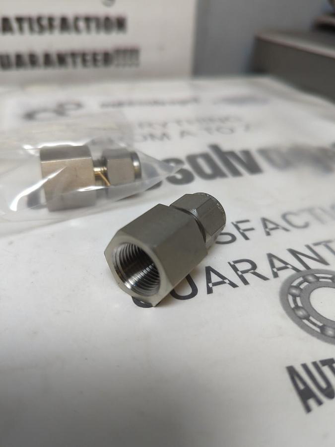 SWAGELOK,SS-600-7-6,3/8TX3/8FNPT FEMALE CONNECTOR LOT OF 2 NOS