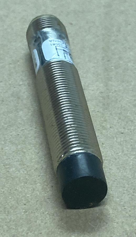 Used EATON,E57-12GU04-GDB,PROXIMITY SWITCH