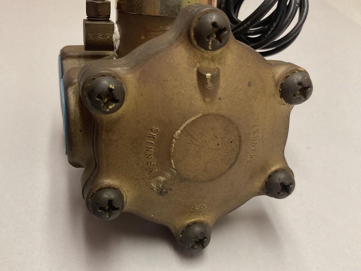 Skinner Valve,LP3LB5150,Solenoid 10V 3/4PSI w/ 3 Port Valve
