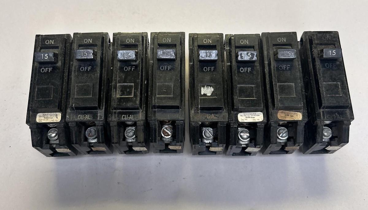 Used GENERAL ELECTRIC,THQL1115,CIRCUIT BREAKER 15A 120/240V 1P LOT OF 8