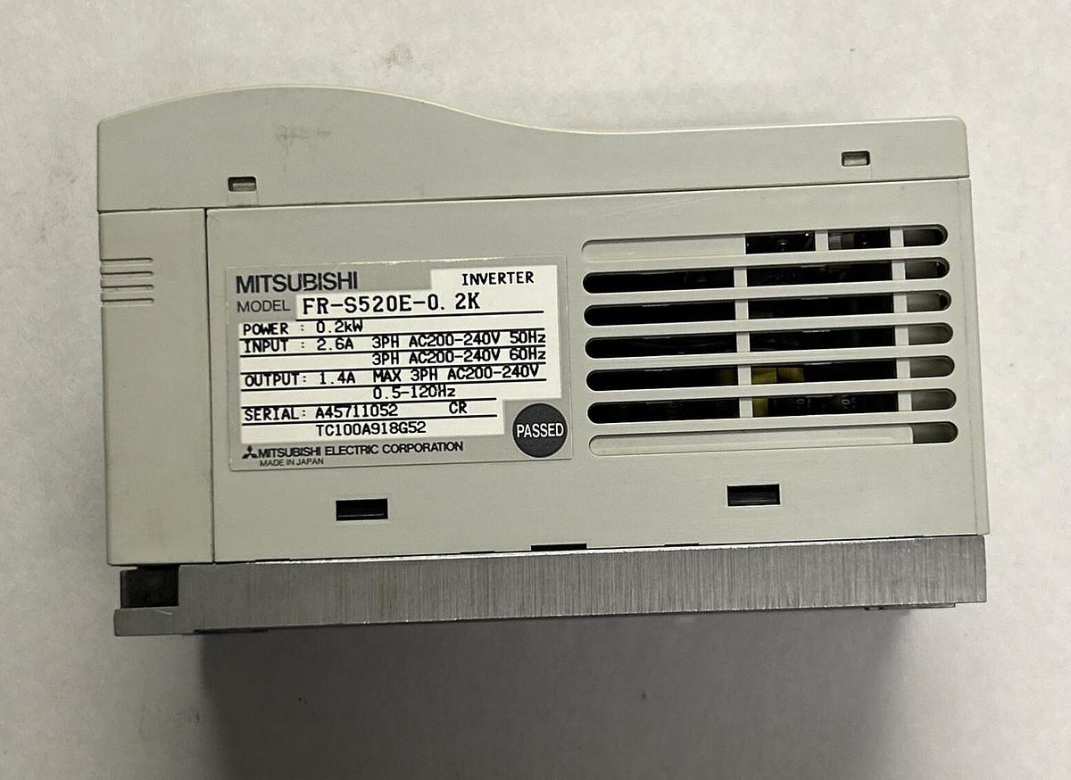 Used MITSUBISHI,FR-S520E-0.2K,INVERTER DRIVE 2.6A 3HP 200-240V