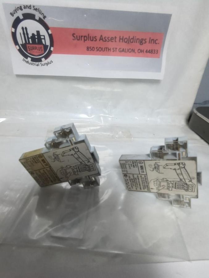 Used MOELLER,NHi11,AUXILIARY CONTACT VDE 0660 LOT OF 2 PRE-OWNED