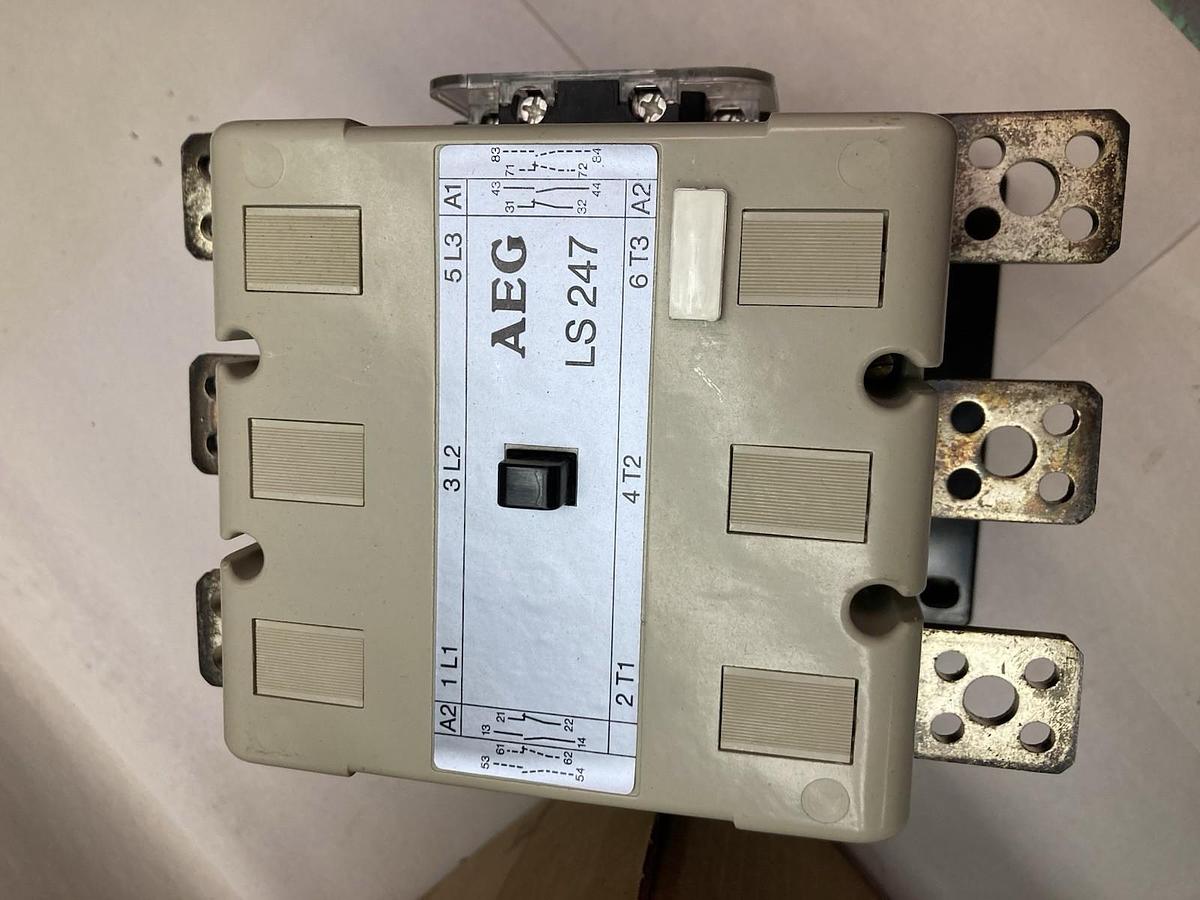 AEG Contactor,LS 247 E-Nr 910-338-071-22,Contactor w/ 120 Volt Coil