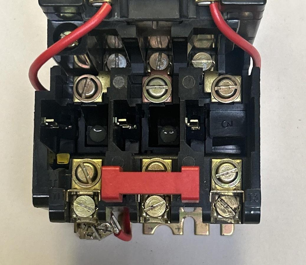 Used SQUARE D,8536SBO2,STARTER SIZE 0