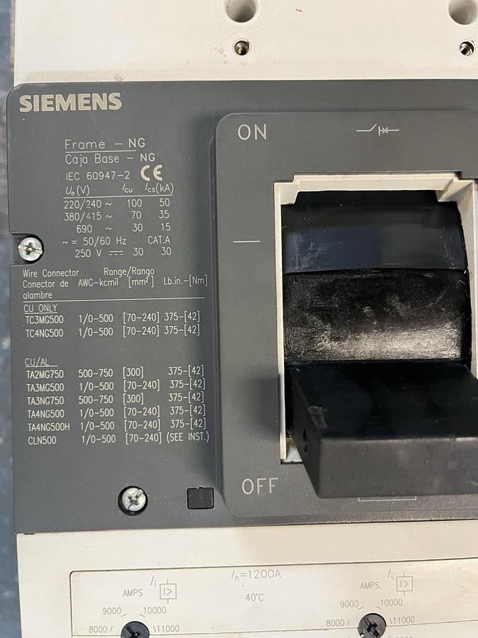 Used SIEMENS,HNX3B120,CIRCUIT BREAKER 1200 AMP 600V TYPE HNG