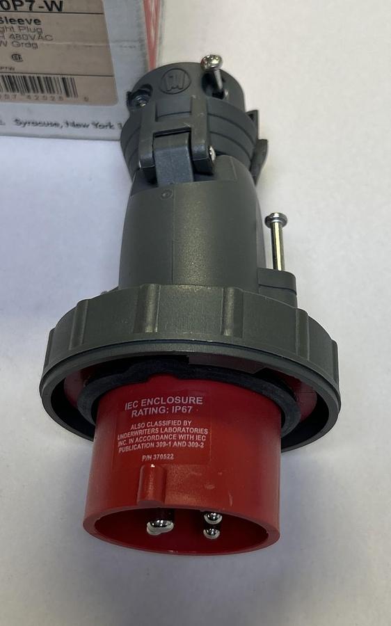 LEGRAND PASS & SEYMOUR,PS420P7-W,WATERTIGHT PLUG PIN & SLEEVE NEW