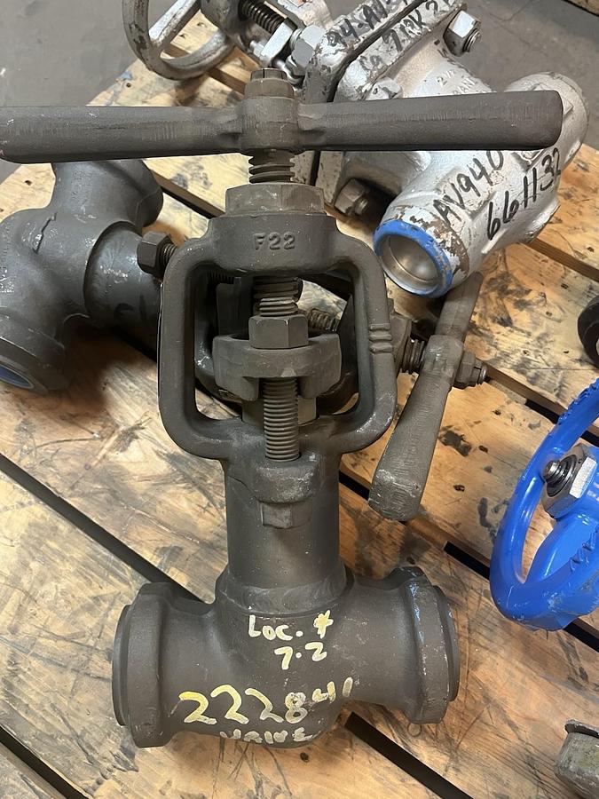 HANCOCK,7130W-1-0219,SOCKET WELD GLOBE VALVE 1-1/2"