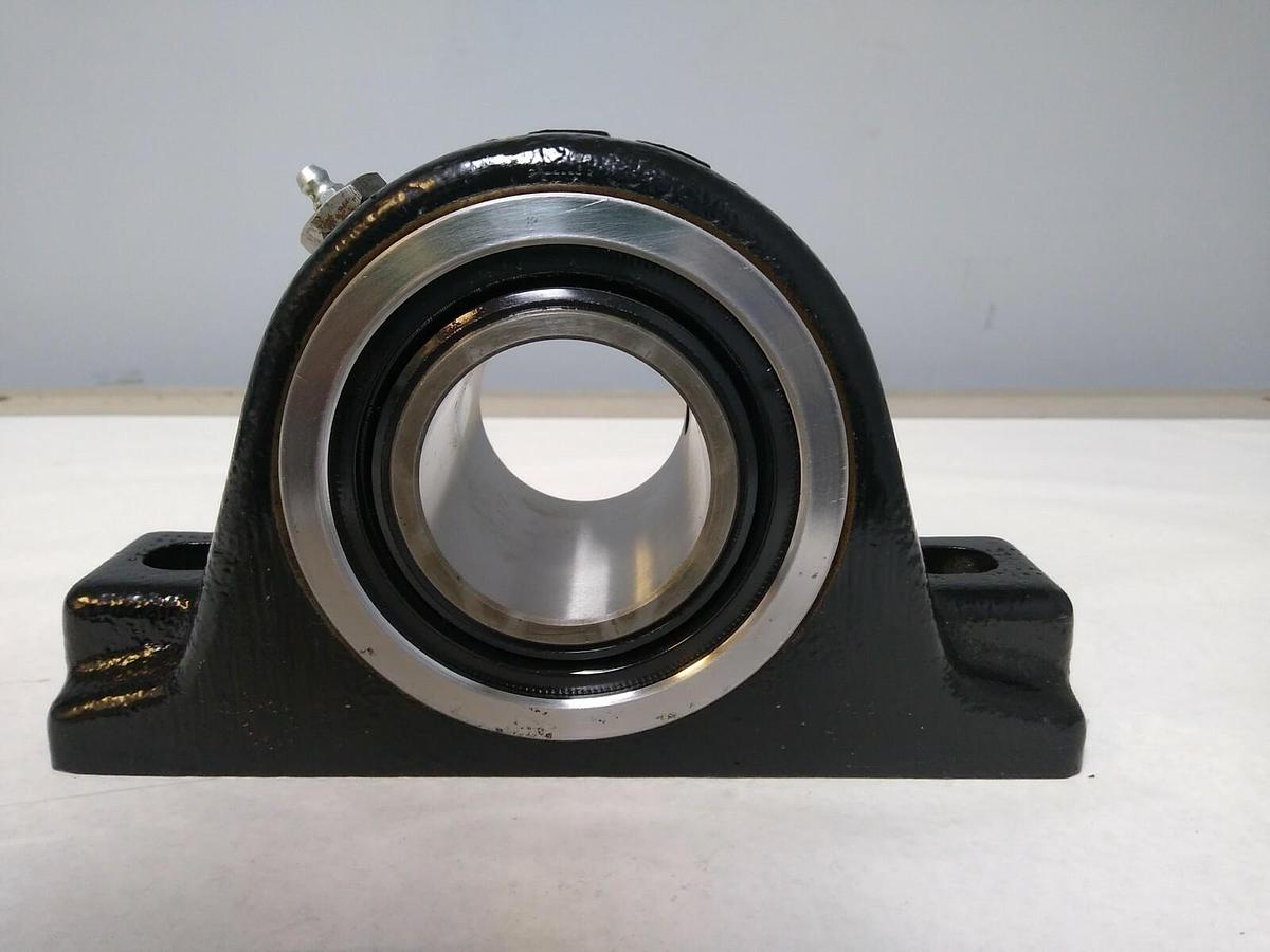 Rexnord ,MAS2203,Pillow Block Roller Bearing 2.1875 INCH Bore (NO BOX) NOS