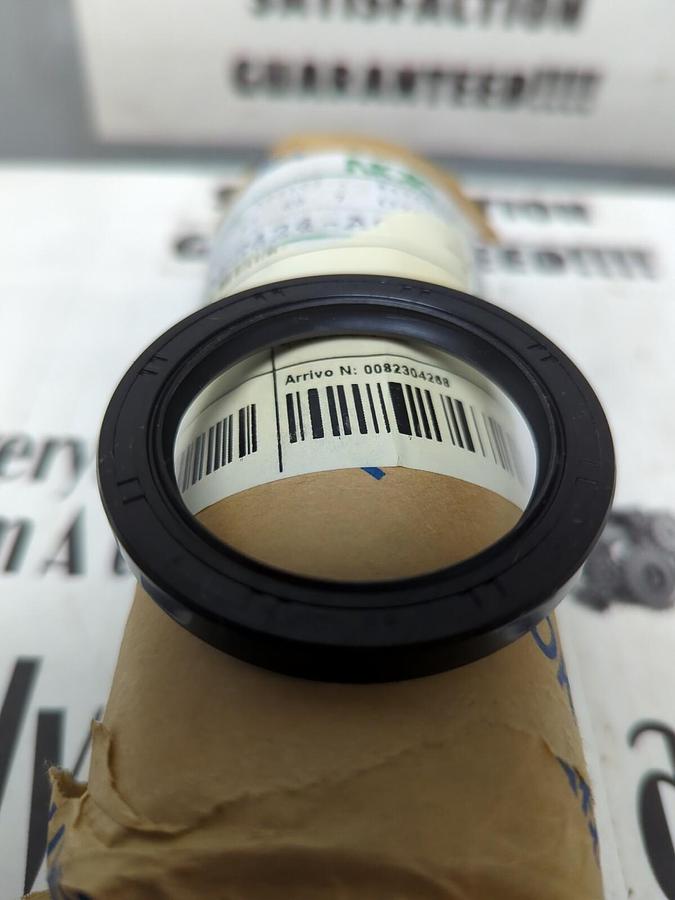 NOK,AEE424-A0,OIL SEALS LOT OF 20 NEW