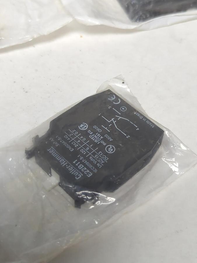 CUTLER-HAMMER,E22B11,CONTACT BLOCK SERIES A1 LOT OF 4 NEW