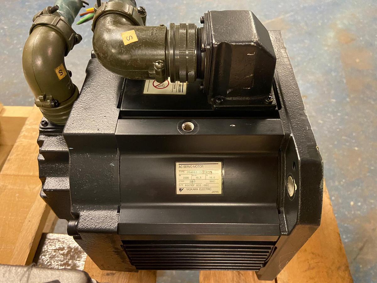Used Yaskawa,USADED-22YR33,Servo Motor