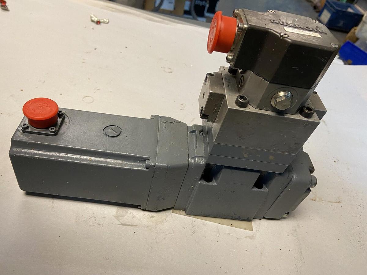 Used Rexroth,4WRD-10-100-41/10L2Z9/M,Hydraulic Proportional Servo Valve 4WS2EM10-42
