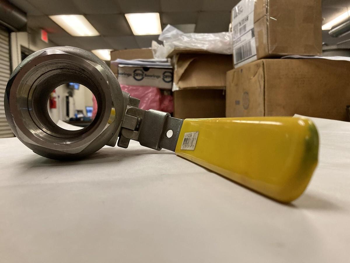 FNW,CF8M,1-1/2 INCH Ball Valve 1500 WOG