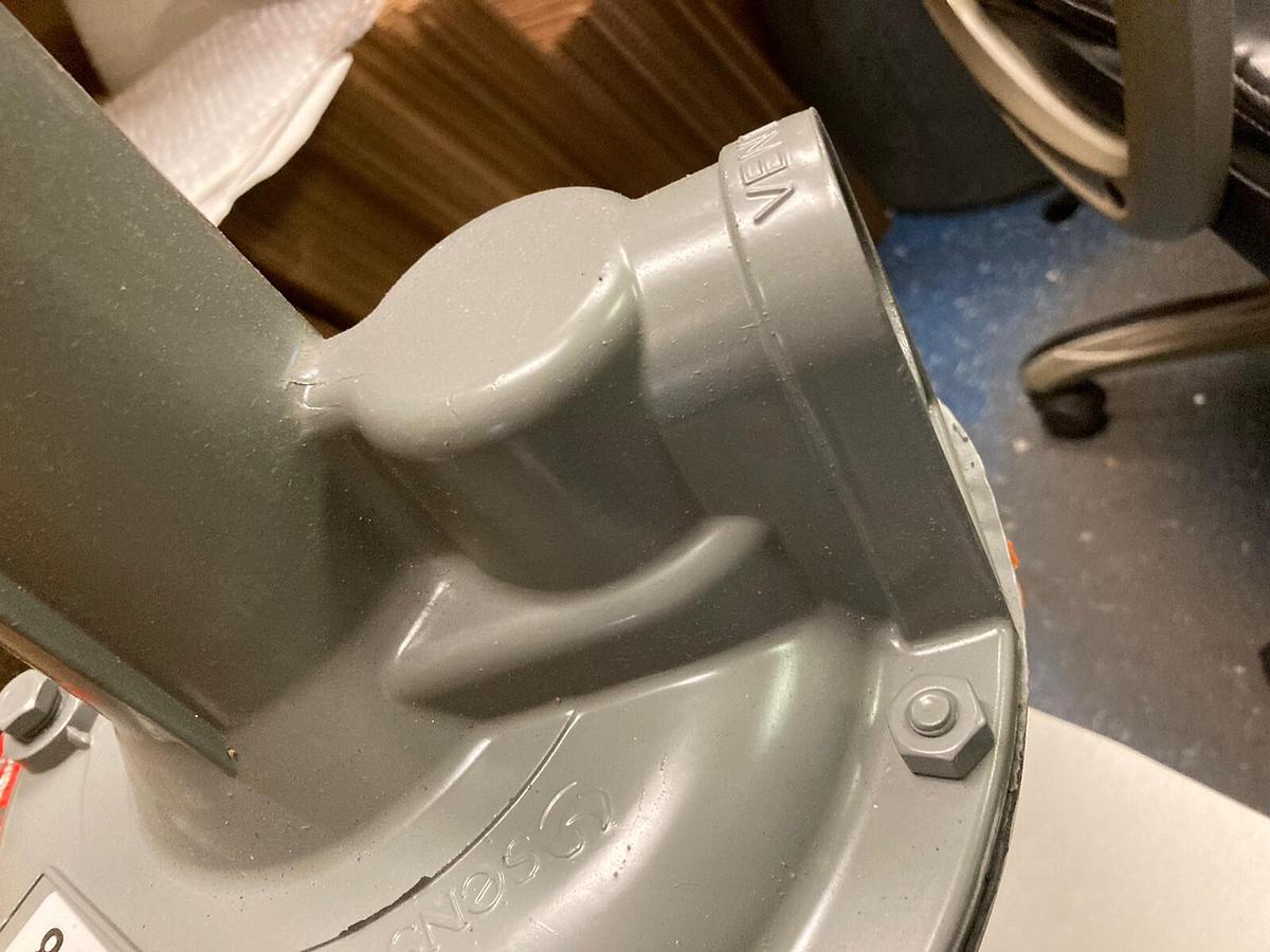 Used Sensus,121-8HP,Gas Regulator 1 1/4 Inch 6-10 PSI