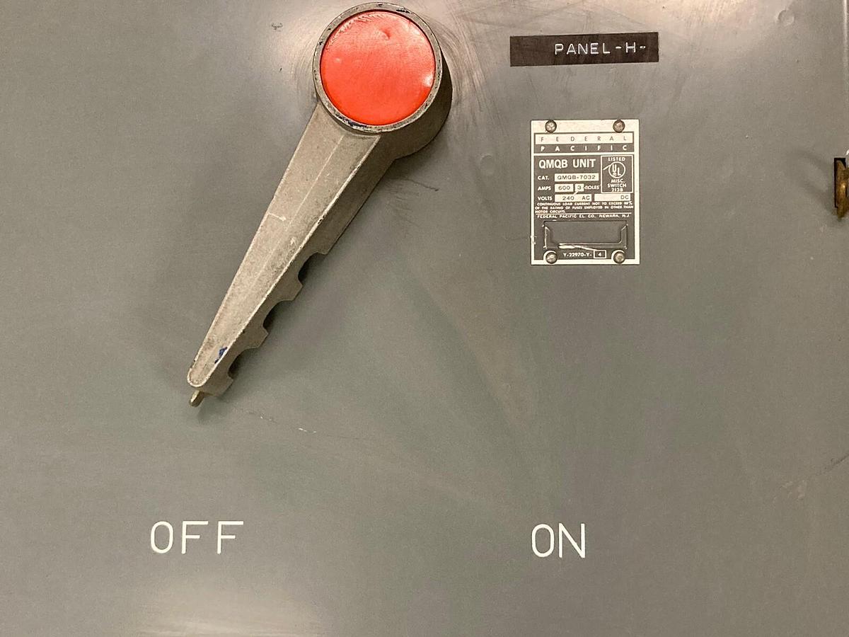 Used Federal Pacific,QMQB-7032,3-Pole Fusible Panelboard Switch 600A 240VAC